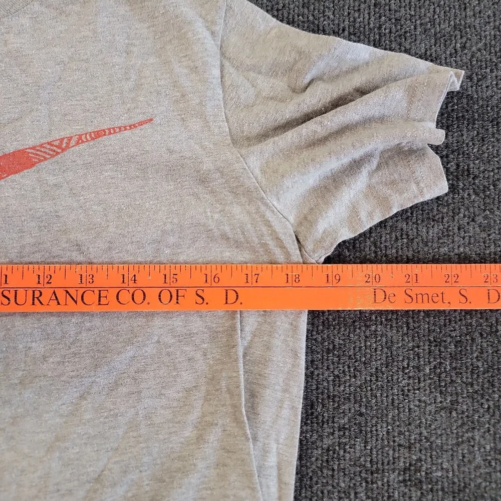 Boys The Nike Tee Gray athletic cut w/ RED Swoosh Logo Large